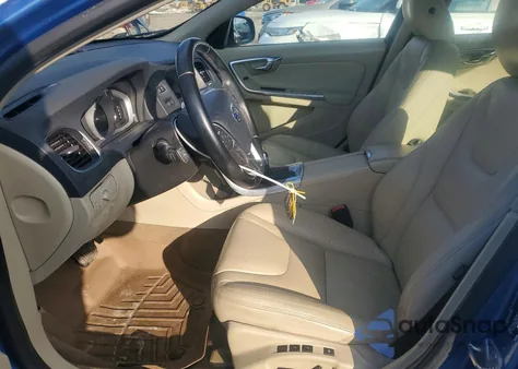 2014 Volvo S60 T5 z USA, uszkodzony, nr VIN YV1612FH8E2278036